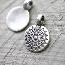 5 Sonnen Mandala Anhänger