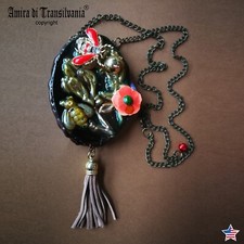 Blume Cameo Halskette Biene